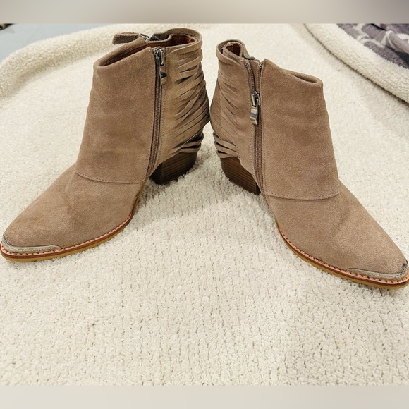 Catherine Malandrino suede Booties- tan - Picture 2 of 9